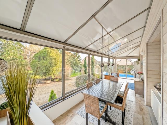 A vendre à Saint Marcel 71 cette villa authentique de 189 m² 7 pièces 5 chambres 1 bureau et terrain de 2310 m²