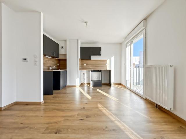 A VENDRE A SAINT ANDRE LEZ LILLES 4 PIECES BALCON