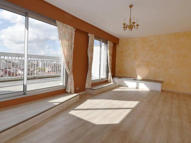 SOUS COMPROMIS VICHY Secteur prisé, appartement 3 pièces, te