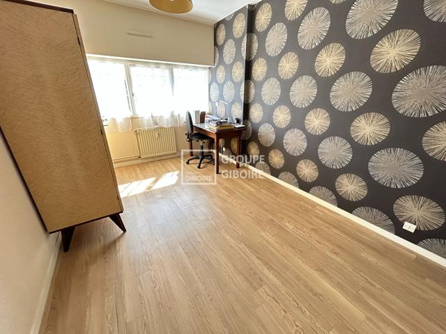A vendre Agence Giboire RENNES Sainte Thérèse Appartement d'environ 78m2 avec cave et garage fermé