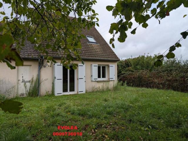 A VENDRE AINAY LE CHATEAU MAISON T3BIS AVEC JARDIN ET GARAGE BON ETAT 82.000*Pas de frais d'agence