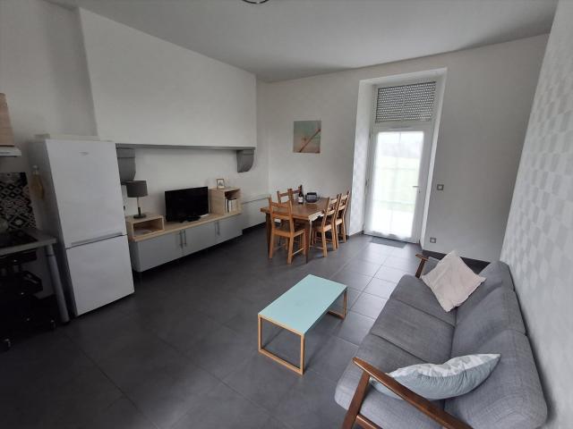 À vendre Ancien presbytère comprenant 3 logements communican. 199m² Fleurigné