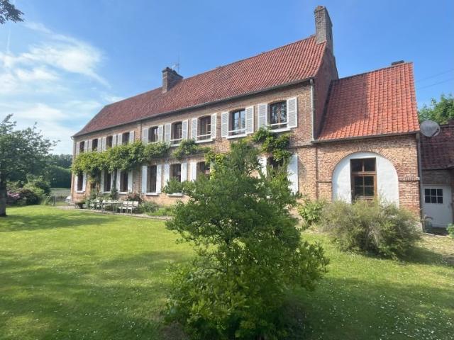 a Vendre Ancienne école rénovée avec charme et authenticité. 284m² Vieil Hesdin