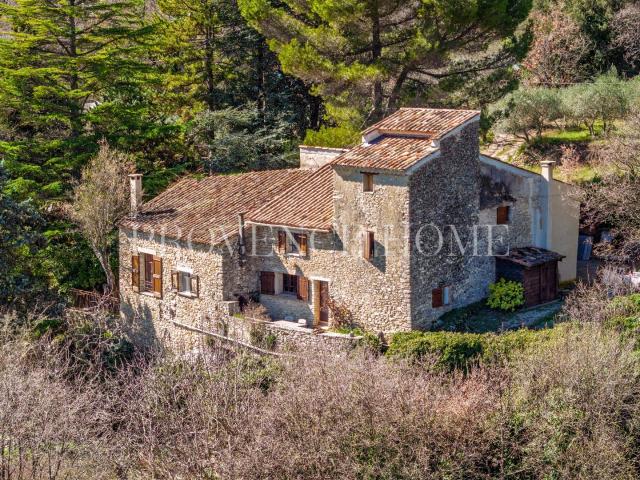 A Vendre Ancienne Ferme A Laine Du XIXe Entouree De 4424 M². 132m² Viens