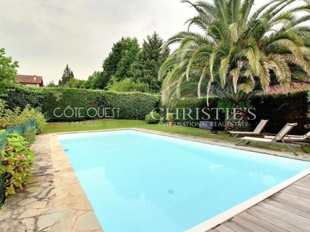 À vendre Ascain Villa avec piscine