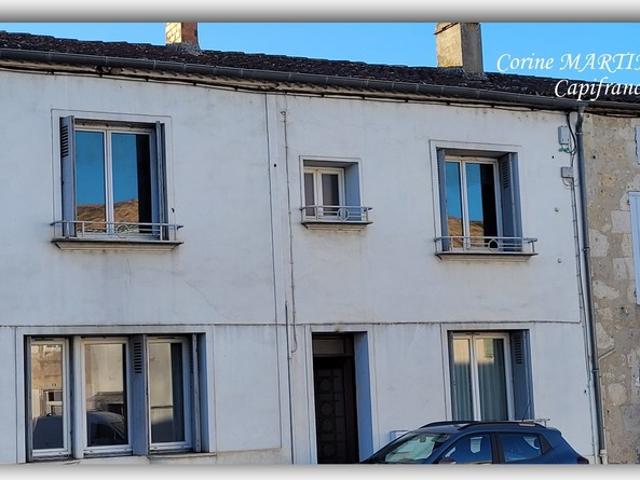 A vendre ASTAFFORT centre du village, maison 228 m² Terrain de 717,00 m² Garage