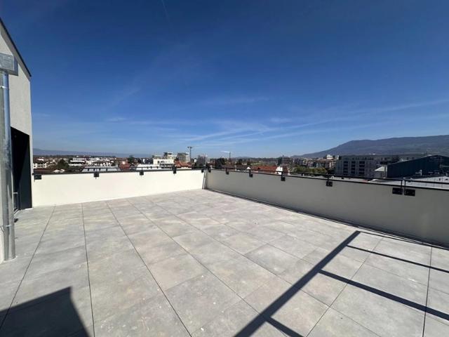 À vendre Appartement 4 pièces 100.60 m² Dernier étage Ambilly quartier Croix d'Ambilly