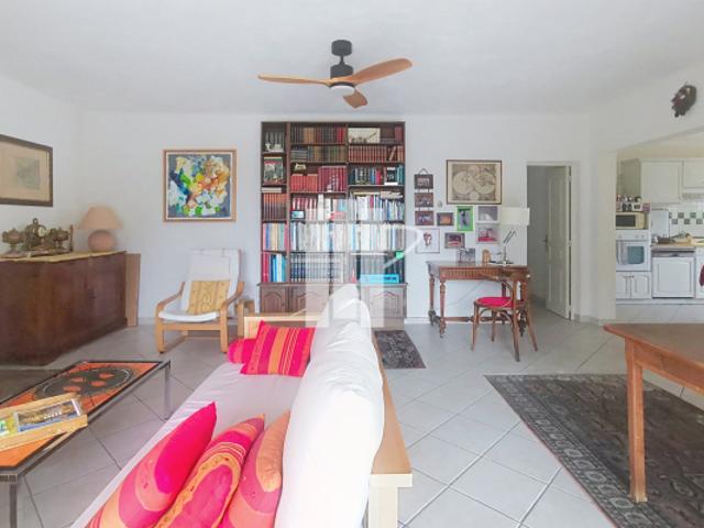 A VENDRE APPARTEMENT 4 PIECES DE 128M2 AVEC GARAGE ET STUDIO