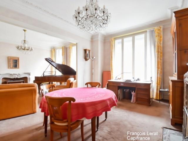 A vendre Appartement 5 pièces LA MADELAINE Quartier Botanique/Grand Boulevard 140 m² 3 chambres + 1 chambre de service Ascenseur Charme de l’ancien – 580 000 honoraires d’agence inclus