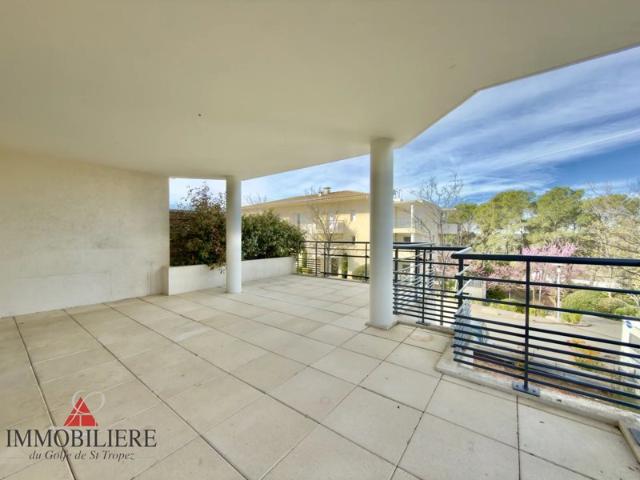 A VENDRE APPARTEMENT 2 CHAMBRES ROQUEBRUNE SUR ARGENS
