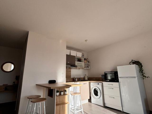 À VENDRE: APPARTEMENT 2 PIÈCES DE 41,8M2 AVEC TERRASSE ET P