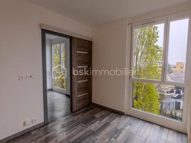 À vendre – Appartement 2 pièces de 47,81 m² avec parking et cave – Pierrefitte sur Seine / Saint Denis