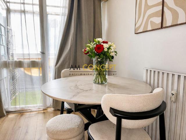 À vendre Appartement 2 pièces de 54 m² Dernier étage