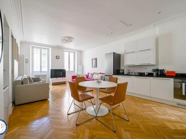 À vendre – Appartement 2 pièces de charme au cœur de la viei. 55m² Villefranche sur Mer