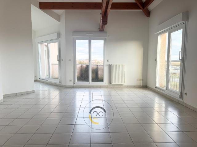 À Vendre Appartement 3 pièces à Cosnes et Romain, avec terrasse et garage Proche Luxembourg