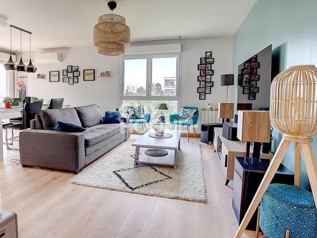 A vendre: Appartement 3 pièces avec BALCON ET GARAGE DOUBLE