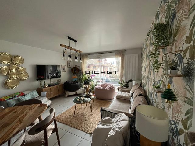 A vendre Appartement 3 pièces avec terrasse et double parking ? Chevry 01170