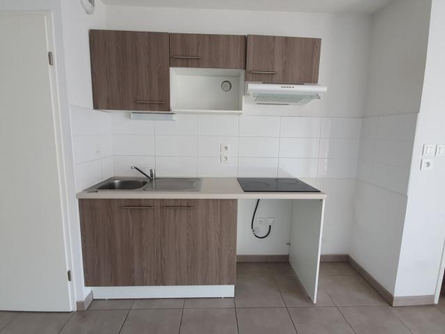A VENDRE ? Appartement T3 avec grand balcon couvert et parking