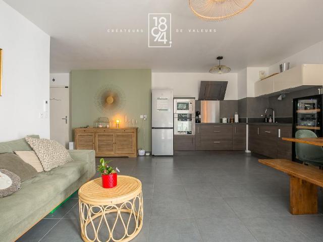 A vendre appartement T3 moderne avec terrasse