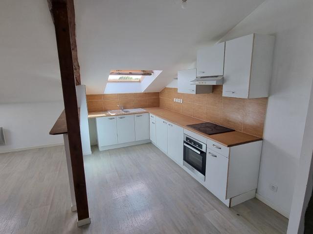 A vendre appartement T3 plein de charme à MEES