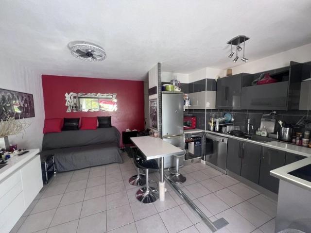À vendre – Appartement T2 avec terrasse et piscine – Le Crès aux portes de Montpellier