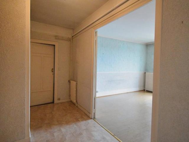 SOUS COMPROMIS – Appartement T2 centre ville de VICHY