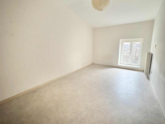À VENDRE Appartement T4 au dernier étage Centre ville de Riom
