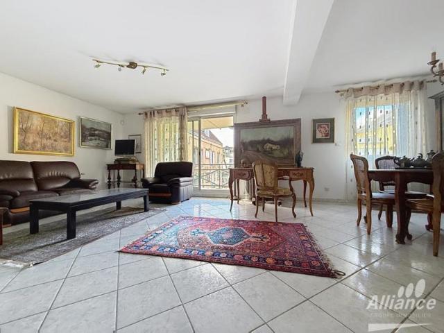 A VENDRE APPARTEMENT T4 DE STANDING AVEC TERRASSE ET ASC