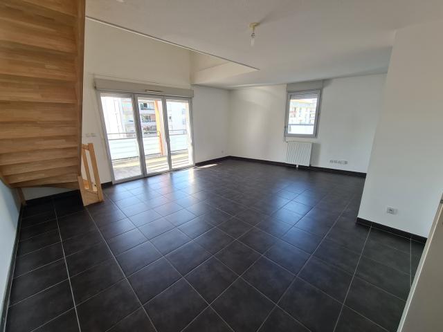 A VENDRE APPARTEMENT T4 EN DUPLEX AU DERNIER ETAGE, quartier ZENITH PATTE D OIE