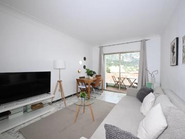 À Vendre – Appartement de trois pièces avec deux chambres, –. 59m² Beaulieu sur Mer