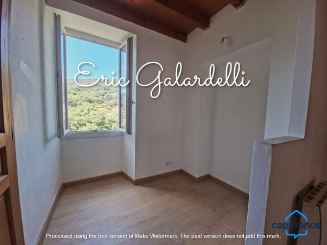 à vendre appartement de charme en duplex 3 pièces dans une maison ancienne rénovée en centre villeSARTENE 20