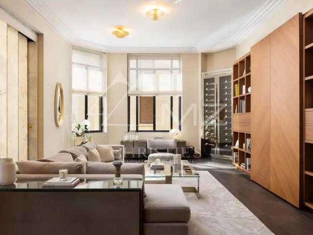 A vendre Appartement de réception Parfait État Immeubl. 438m² Paris 16ème