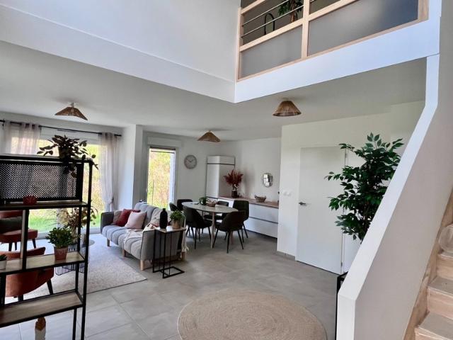à vendre appartement duplex 100m² rez de jardin 5 pièces SCIEZ 74 parking et cave