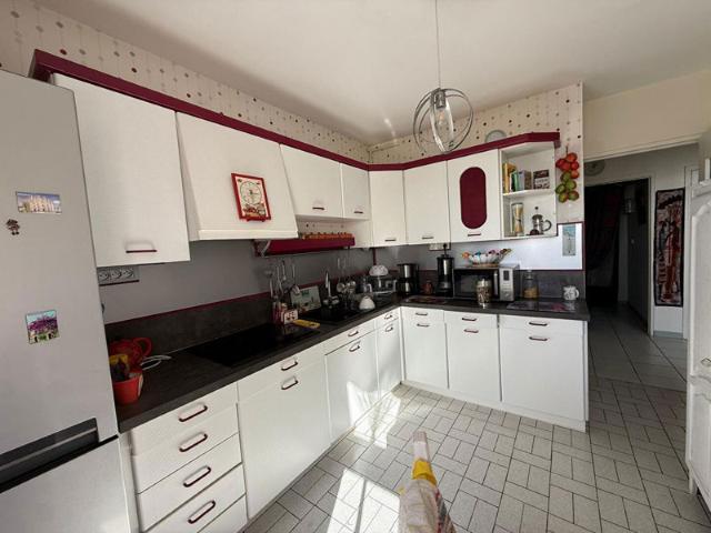 À VENDRE APPARTEMENT EN PARFAIT ÉTAT CENTRE VILLE DE NEVERS 58000