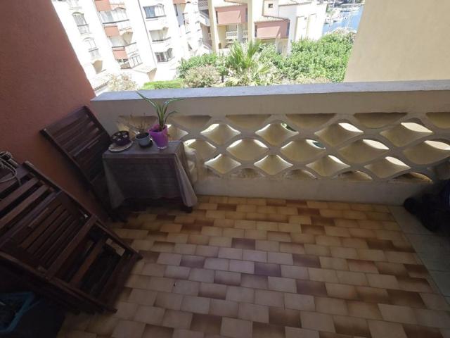 A vendre appartement F2 place de parking