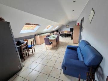 à vendre Appartement Manage rue Neuve