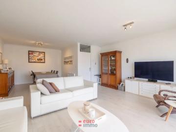 Appartement te koop in Moere - Terras