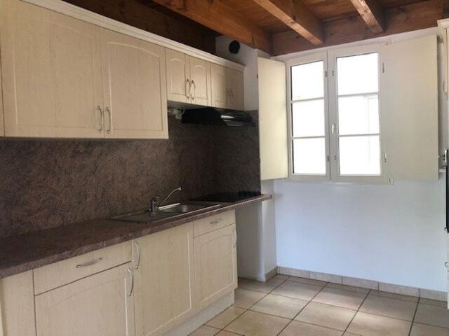 A vendre, appartement T2 duplex avec jardin au coeur du centre historique de St J P Port