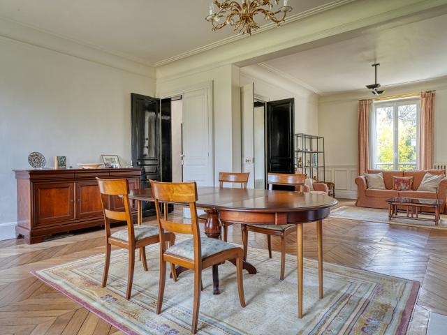 A vendre Argenteuil centre, Villa de 197 m2, 6 chambres, ter. 197m² Argenteuil