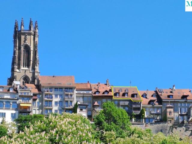 A vendre au coeur de la Vieille Ville de Fribourg un magnifique attique