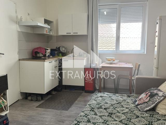 A VENDRE AU COEUR DE L'ARBRESLE STUDIO IDEAL INVESTISSEUR