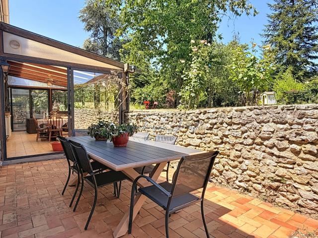 À vendre – Authentique longère de 192 m² à proximité de Clermont