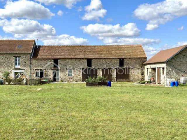 À vendre Authentique longère rénovée avec dépendances et grand terrain Saint Gengoulph proche Gandelu, 02