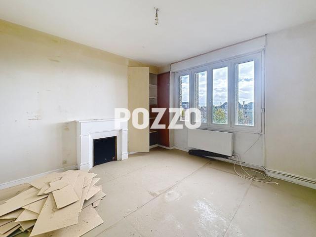 A VENDRE Avranches CENTRE VILLE Appartement et plateau à aménager 3 pièce s
