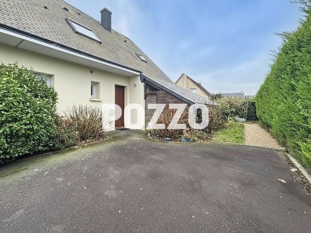 A Vendre AVRANCHES LE VAL SAINT PERE Maison 6 pièce s 150 m2 Terrain