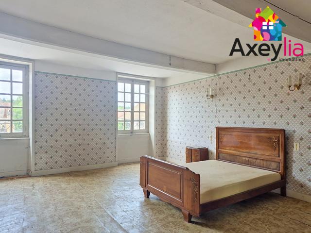 A VENDRE AXE CHARLIEU LA CLAYETTE MAISON 5 CHAMBRES AVEC
