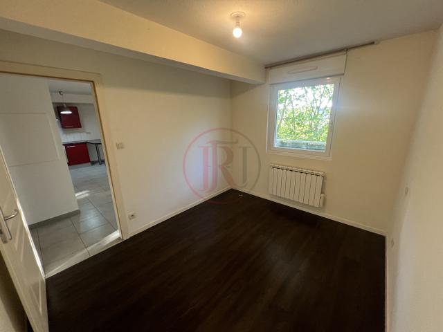 À vendre Bel appartement 3 pièces de 55,6 m2 avec terrasse 8 m2 et cave à Mulhouse construite en 2009