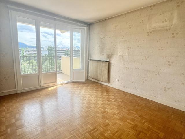 À vendre bel appartement avec terrasse et garage