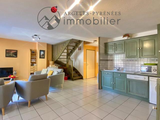 À vendre Bel appartement duplex T4 au coeur de LUZ ST SAUVE
