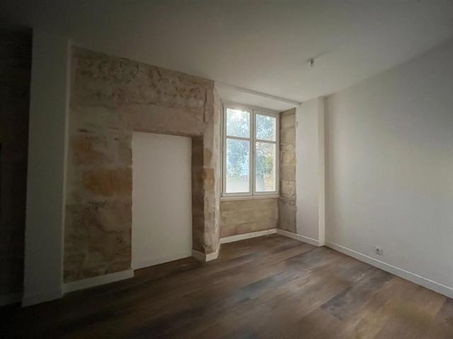 A vendre bel appartement en duplex rénové de 81m2 en hyper centr